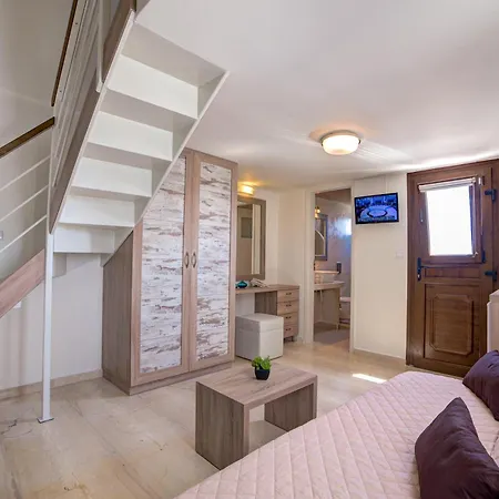 Ifestos 3* Fira (Santorini)