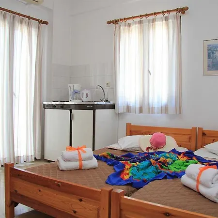 Ifestos Lägenhetshotell Fira (Santorini)